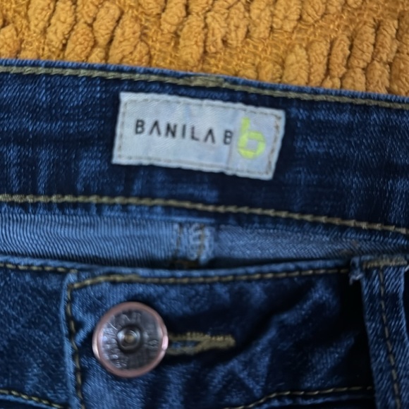 Women’s Banilab Jeans - Picture 2 of 4